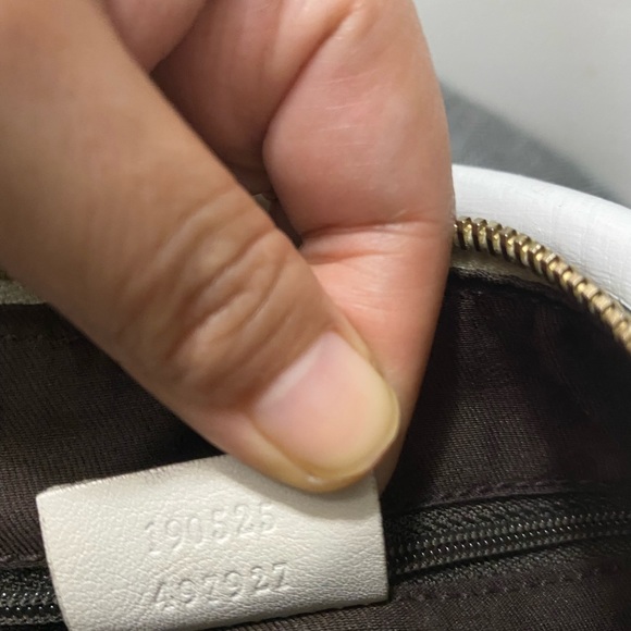 Gucci hand bag or shoulder small bag -authentic - Picture 7 of 17